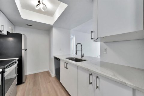 Copropriété à louer à Saint Petersburg, Floride: 2 chambres, 101.26 m2 № 2114499 - photo 6