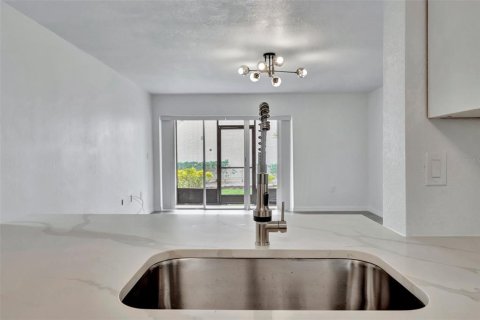 Copropriété à louer à Saint Petersburg, Floride: 2 chambres, 101.26 m2 № 2114499 - photo 9