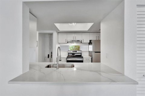 Copropriété à louer à Saint Petersburg, Floride: 2 chambres, 101.26 m2 № 2114499 - photo 14