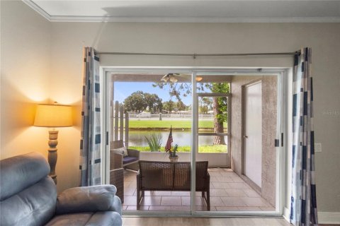 Touwnhouse à vendre à Oldsmar, Floride: 2 chambres, 103.12 m2 № 1914896 - photo 15