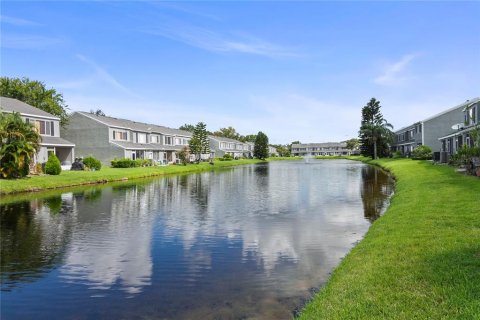 Touwnhouse à vendre à Oldsmar, Floride: 2 chambres, 103.12 m2 № 1914896 - photo 5