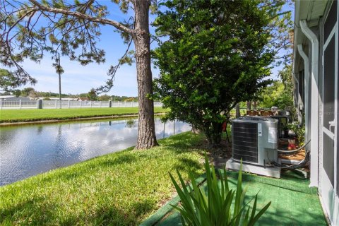 Touwnhouse à vendre à Oldsmar, Floride: 2 chambres, 103.12 m2 № 1914896 - photo 6