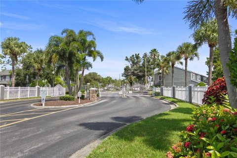 Touwnhouse à vendre à Oldsmar, Floride: 2 chambres, 103.12 m2 № 1914896 - photo 3