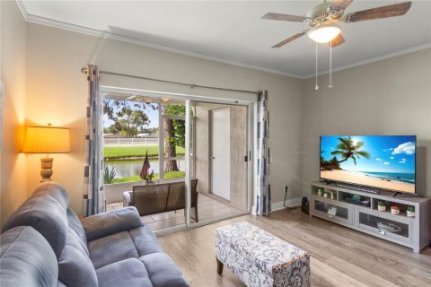 Touwnhouse à vendre à Oldsmar, Floride: 2 chambres, 103.12 m2 № 1914896 - photo 12