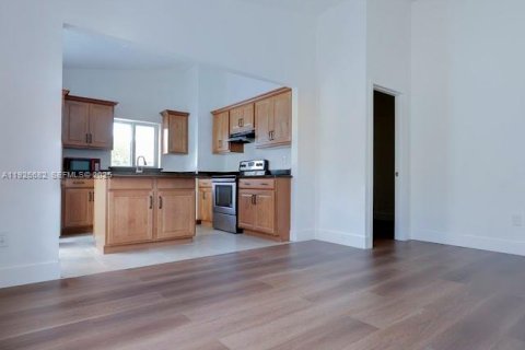 Снять в аренду виллу или дом в Майами, Флорида 3 спальни, № 1984150 - фото 5