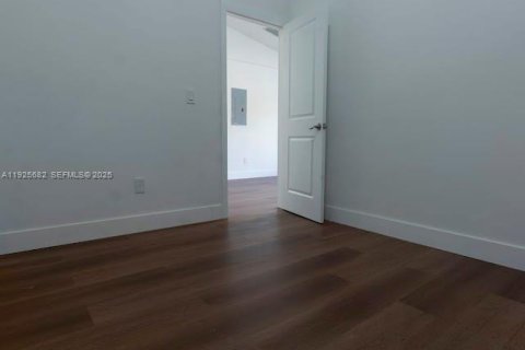 Снять в аренду виллу или дом в Майами, Флорида 3 спальни, № 1984150 - фото 6