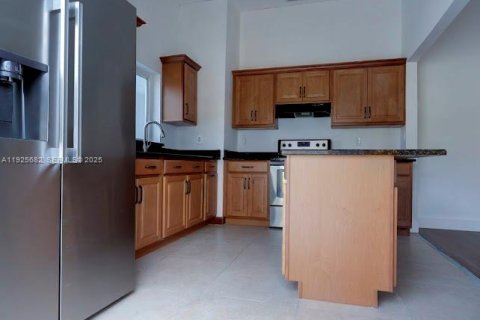 Снять в аренду виллу или дом в Майами, Флорида 3 спальни, № 1984150 - фото 4