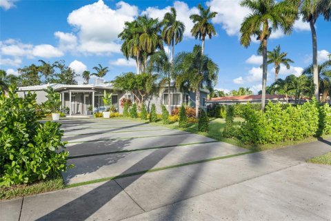 House in Hollywood, Florida 3 bedrooms, 267.74 sq.m. № 1925112 - photo 3