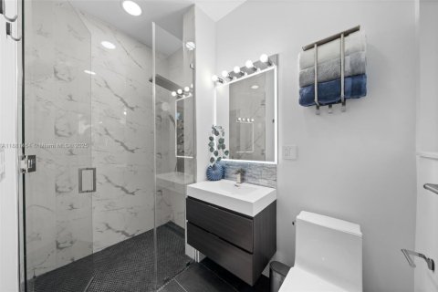 House in Hollywood, Florida 3 bedrooms, 267.74 sq.m. № 1925112 - photo 21