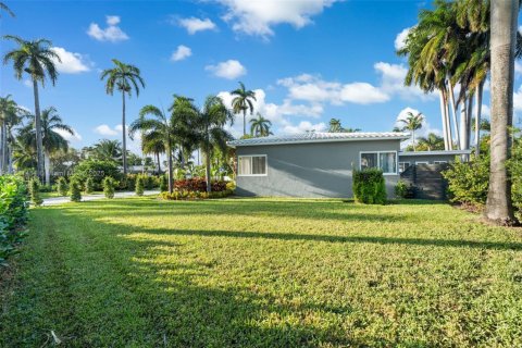 House in Hollywood, Florida 3 bedrooms, 267.74 sq.m. № 1925112 - photo 24