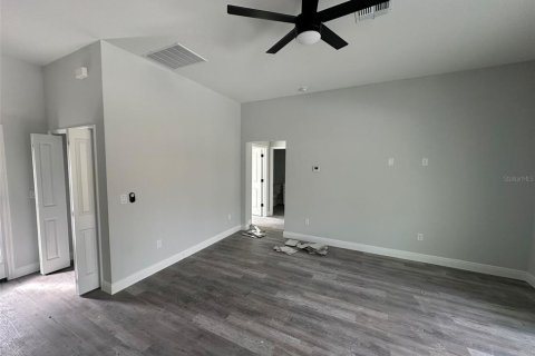 House in Palm Bay, Florida 3 bedrooms, 149.76 sq.m. № 1507865 - photo 4