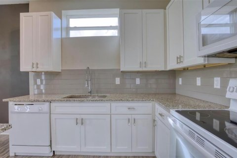 Touwnhouse à louer à Kissimmee, Floride: 3 chambres, 134.89 m2 № 2399382 - photo 15
