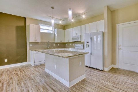 Touwnhouse à louer à Kissimmee, Floride: 3 chambres, 134.89 m2 № 2399382 - photo 12