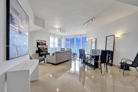 Condominio en alquiler en Surfside, Florida, 2 dormitorios, 183.95 m2 № 2001135 - foto 6