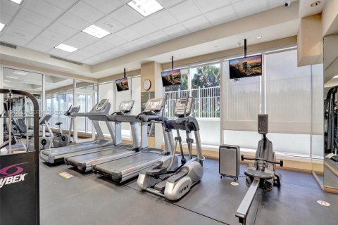 Condominio en alquiler en Surfside, Florida, 2 dormitorios, 183.95 m2 № 2001135 - foto 27