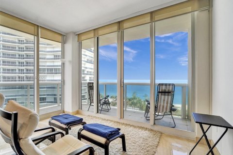 Condo in Surfside, Florida, 2 bedrooms  № 2001135