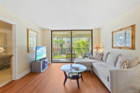 Condo in Deerfield Beach, Florida, 2 bedrooms  № 2013818 - photo 7
