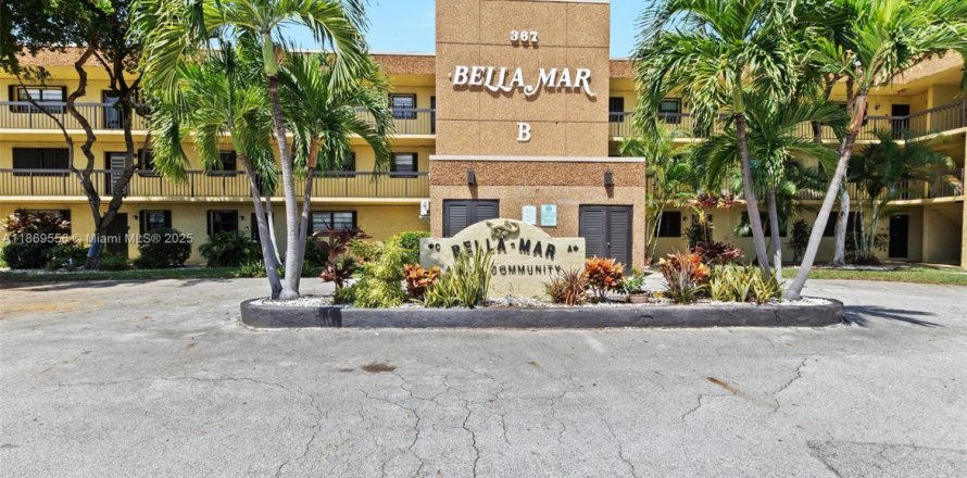 Condo in Deerfield Beach, Florida, 2 bedrooms  № 2013818