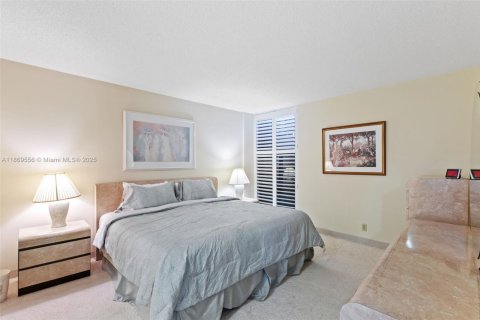Condo in Deerfield Beach, Florida, 2 bedrooms  № 2013818 - photo 14