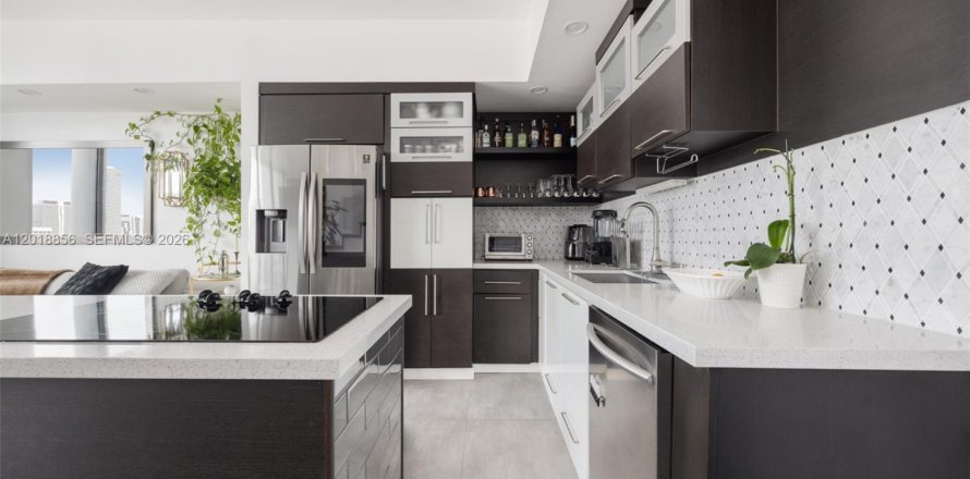 Condo in Miami, Florida, 2 bedrooms  № 2256619