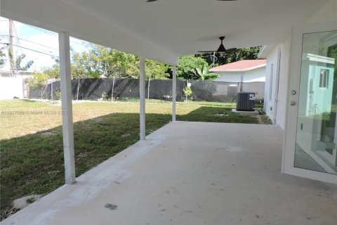 Villa ou maison à louer à Homestead, Floride: 3 chambres, 102.19 m2 № 1973491 - photo 20