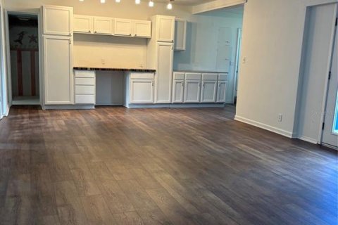 House in Clearwater, Florida 3 bedrooms, 173.17 sq.m. № 2394349 - photo 3