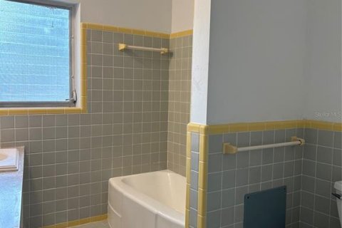 House in Clearwater, Florida 3 bedrooms, 173.17 sq.m. № 2394349 - photo 14