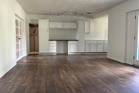 House in Clearwater, Florida 3 bedrooms, 173.17 sq.m. № 2394349 - photo 5