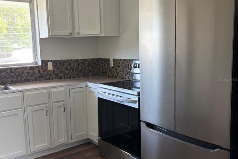 House in Clearwater, Florida 3 bedrooms, 173.17 sq.m. № 2394349 - photo 8