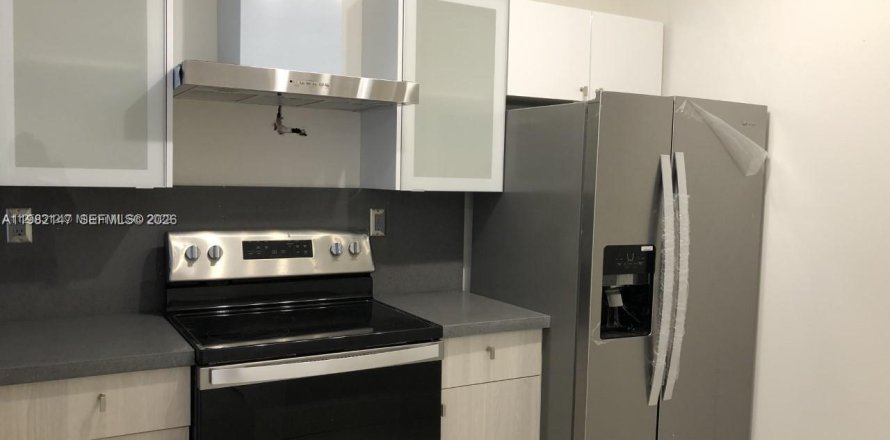 Apartment in Doral, Florida 3 bedrooms, 104.05 sq.m. № 2043071