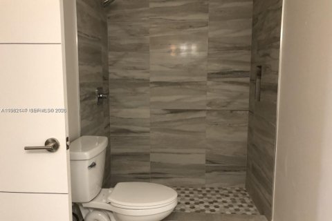 Apartment in Doral, Florida 3 bedrooms, 104.05 sq.m. № 2043071 - photo 9