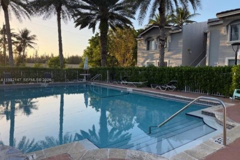Apartment in Doral, Florida 3 bedrooms, 104.05 sq.m. № 2043071 - photo 15