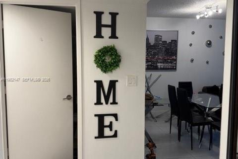 Apartment in Doral, Florida 3 bedrooms, 104.05 sq.m. № 2043071 - photo 3