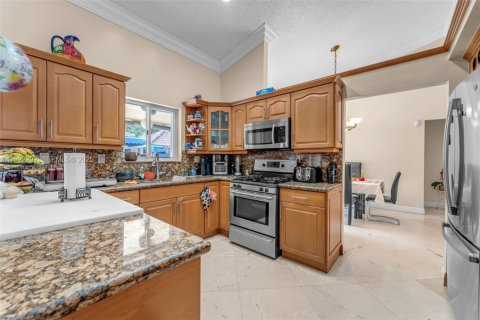 Casa en venta en Miami, Florida, 4 dormitorios, 188.13 m2 № 1982040 - foto 13