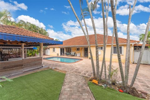 Casa en venta en Miami, Florida, 4 dormitorios, 188.13 m2 № 1982040 - foto 4