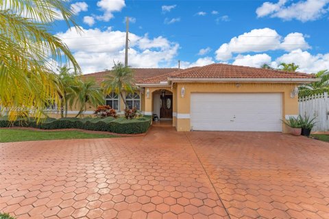 Casa en venta en Miami, Florida, 4 dormitorios, 188.13 m2 № 1982040 - foto 1
