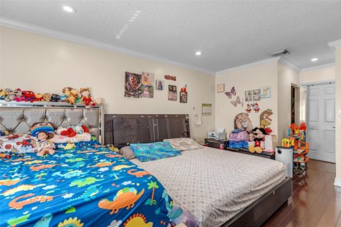 Casa en venta en Miami, Florida, 4 dormitorios, 188.13 m2 № 1982040 - foto 23