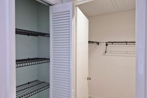 House in Tarpon Springs, Florida 2 bedrooms, 115.2 sq.m. № 1872946 - photo 13