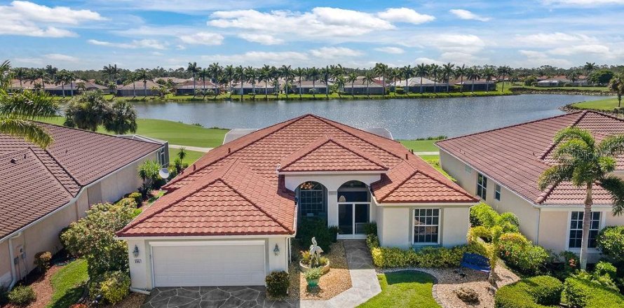 Casa en North Fort Myers, Florida 3 dormitorios, 189.24 m2 № 1795385