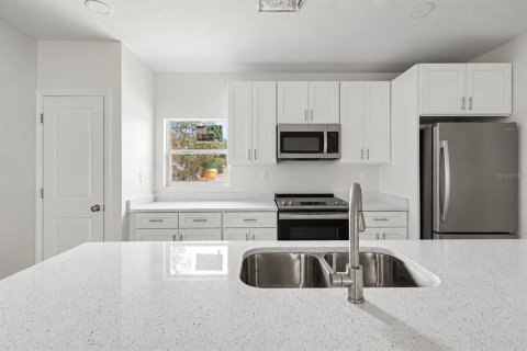 House in Ocala, Florida 3 bedrooms, 129.97 sq.m. № 2391506 - photo 3