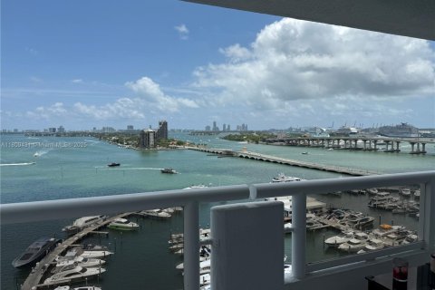 Condo in Miami, Florida, 2 bedrooms  № 2023106 - photo 6