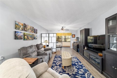 Condo in Ocala, Florida, 1 bedroom  № 2157323 - photo 11