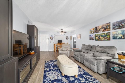 Condo in Ocala, Florida, 1 bedroom  № 2157323 - photo 2