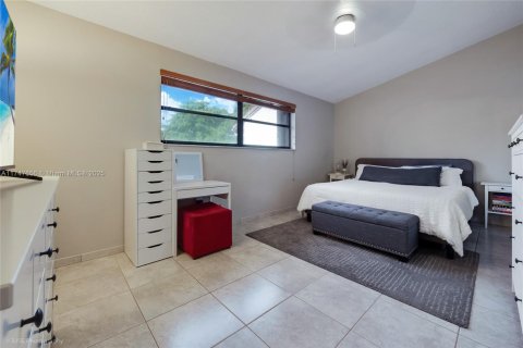 Townhouse in Miami, Florida 3 bedrooms, 147.9 sq.m. № 1864213 - photo 8