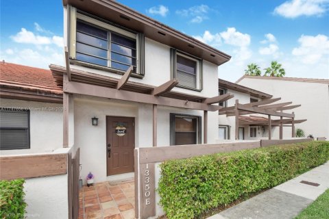Townhouse in Miami, Florida 3 bedrooms, 147.9 sq.m. № 1864213 - photo 1
