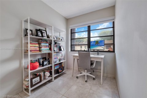 Townhouse in Miami, Florida 3 bedrooms, 147.9 sq.m. № 1864213 - photo 12