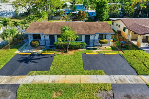 Immobilier commercial à Oakland Park, Floride 141.58 m2 № 2403827