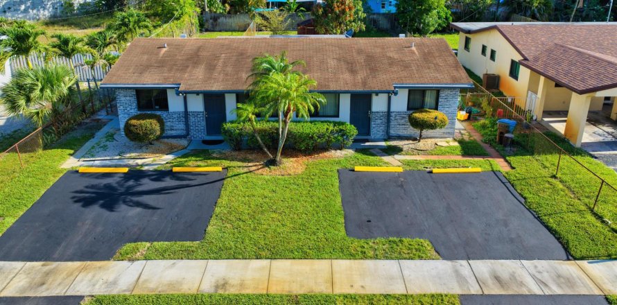 Immobilier commercial à Oakland Park, Floride 141.58 m2 № 2403827
