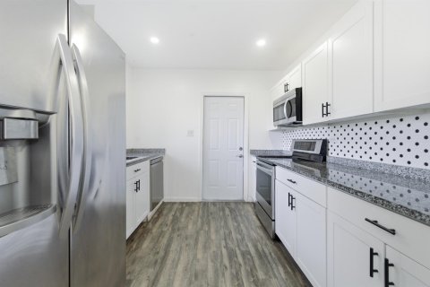 Immobilier commercial à vendre à Oakland Park, Floride: 141.58 m2 № 2403827 - photo 12