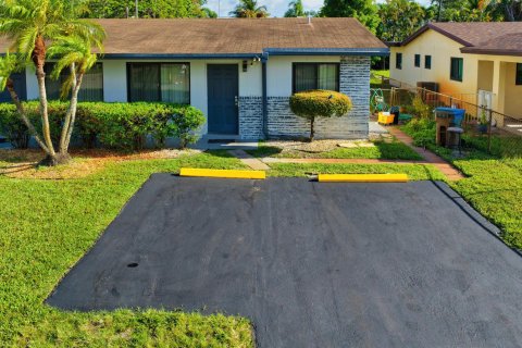 Immobilier commercial à vendre à Oakland Park, Floride: 141.58 m2 № 2403827 - photo 4